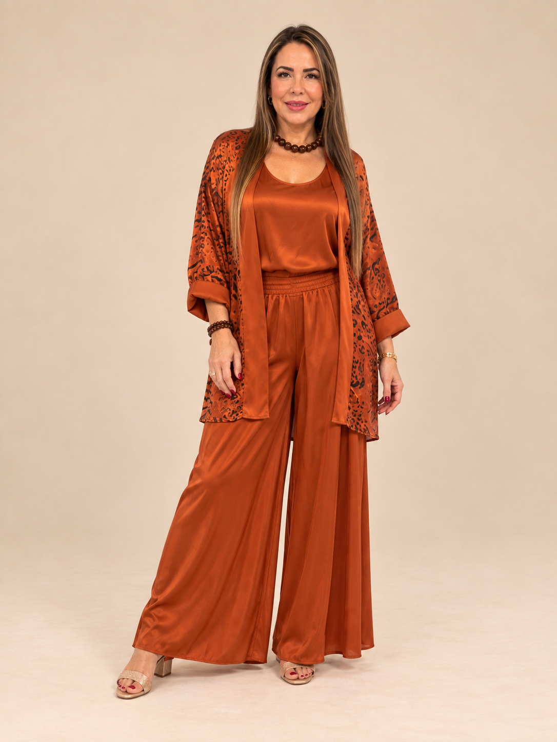 Set Satinado de 3 Piezas – Blusa, Pantalón Palazzo y Chaqueta