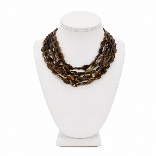 Collar Multicapa en Tonos Ámbar