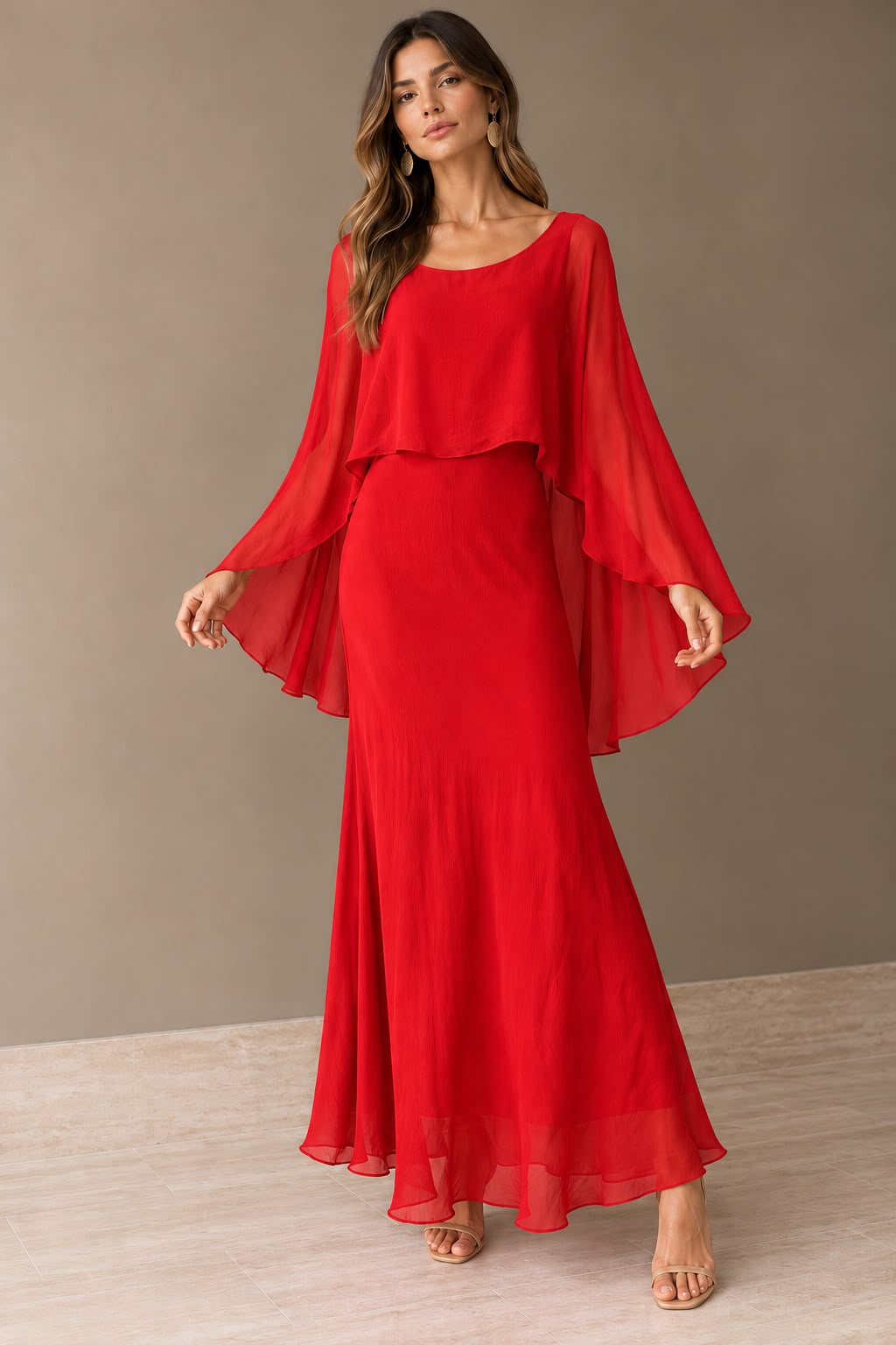 Vestido Largo de Seda con Mangas Capa