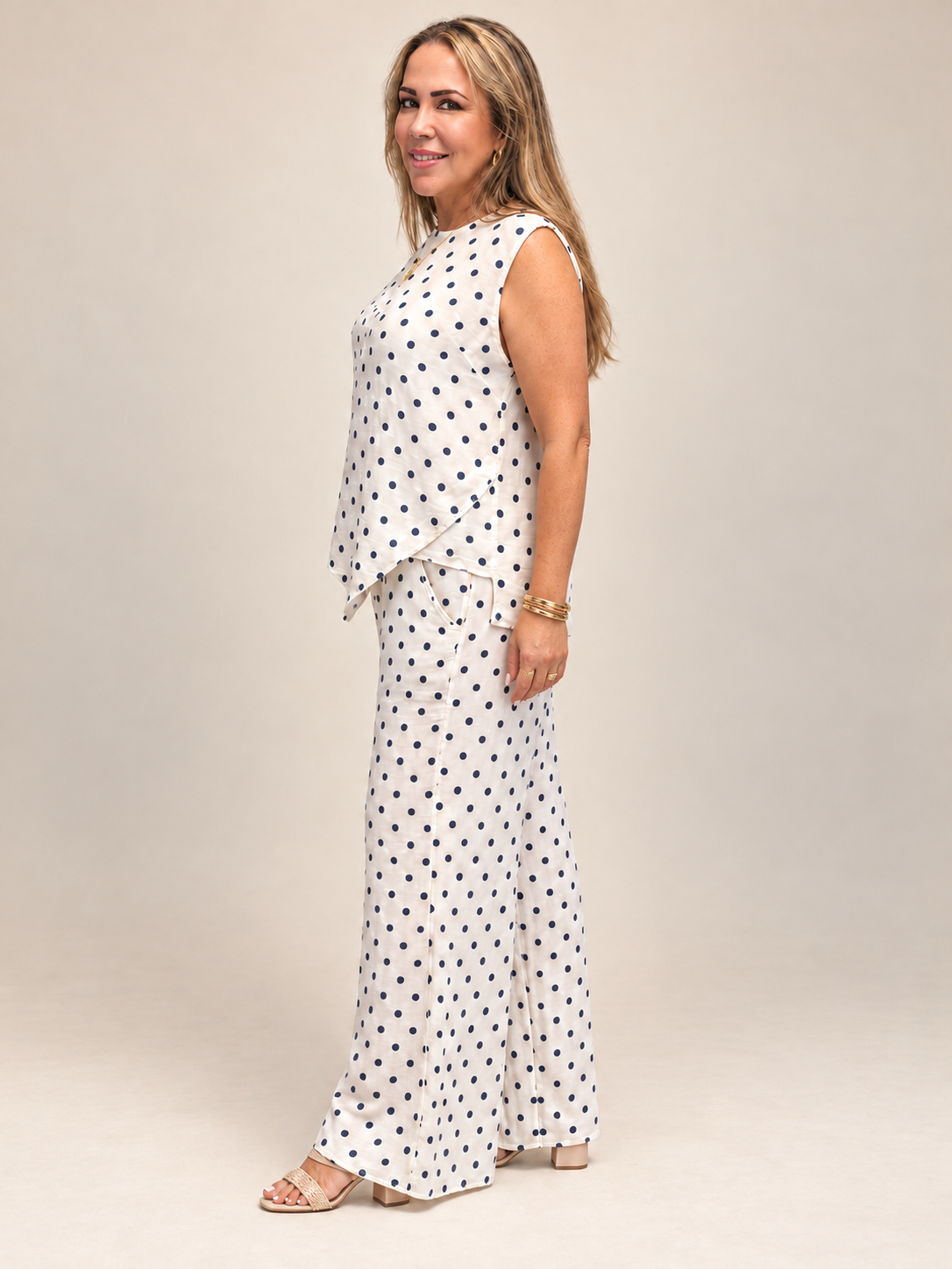 ✨ Set de Lino de Dos Piezas – Elegancia de Lunares